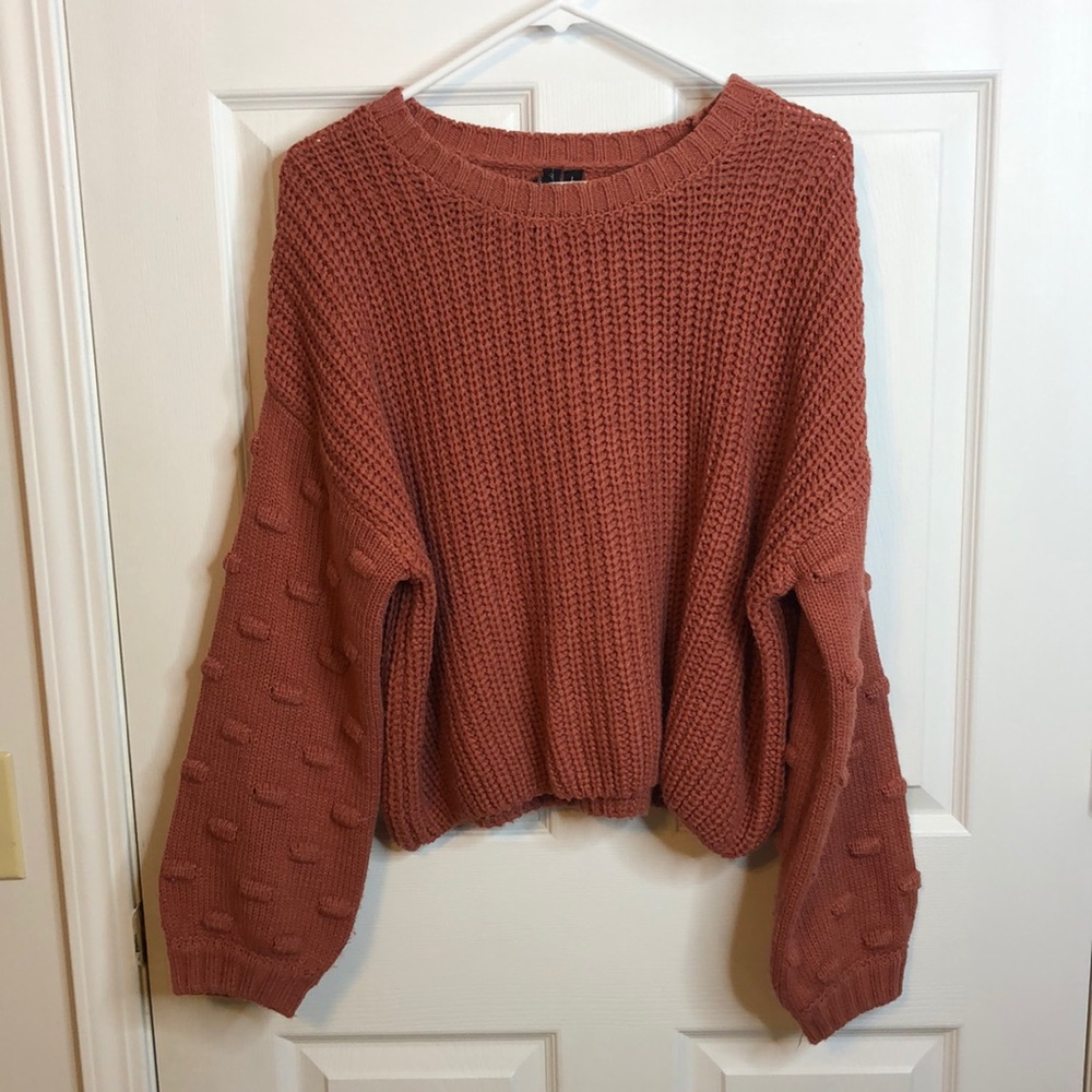 Sweater with cute sleeve detail
